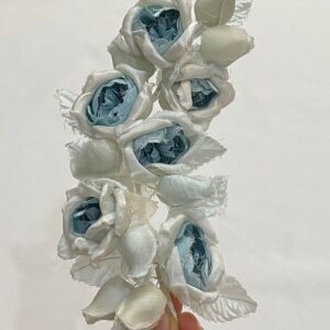Floare matase naturala alb cu albastru 210