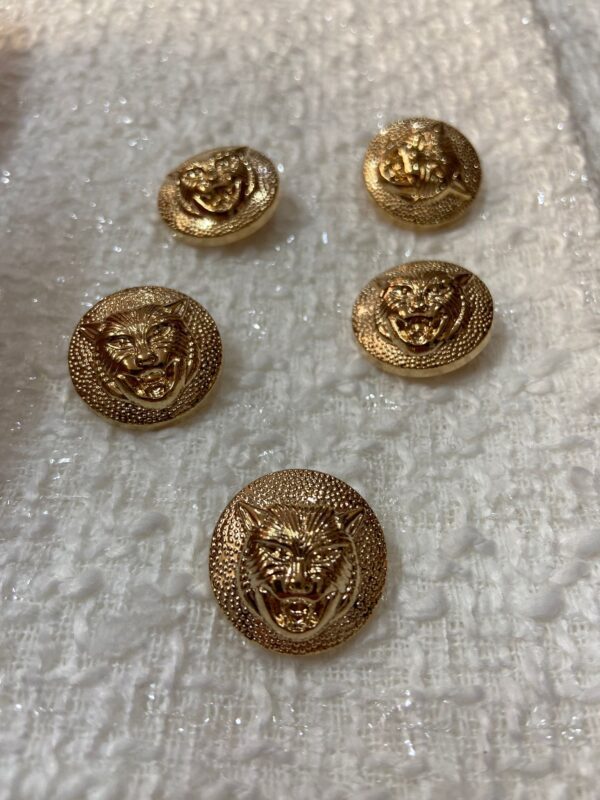Nasturi aurii metalici cu cap de tigru (mari) 2,5 cm 5667