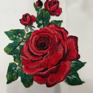Aplicație trandafiri roșii brodați 435