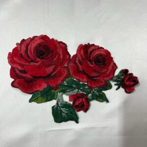 Aplicație trandafiri roșii brodați 434